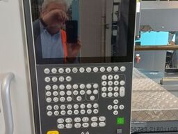 Sumitomo DEMAG IntElect 2  350/830-2200 mit Roboter-Sys