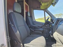 MERCEDES-BENZ SPRINTER 209