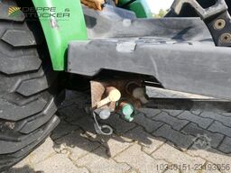 John Deere 2320