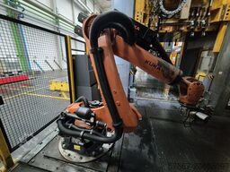 KUKA KR100 R 3500 press