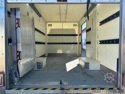 Renault Master Tiertransporter mit Auffahrramp