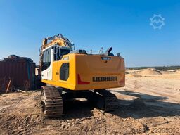 LIEBHERR R922