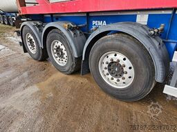 SCHMITZ CARGOBULL Tankchassis mit Tankcontainer, 424.676 KM