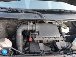 MERCEDES-BENZ Sprinter 516 21 Sitze mit großem Gepäck