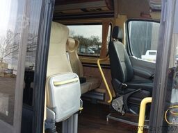 MERCEDES-BENZ Sprinter 516 21 Sitze mit großem Gepäck