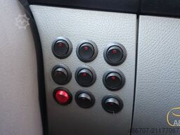 MERCEDES-BENZ Sprinter 516 21 Sitze mit großem Gepäck