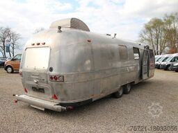 Airstream Land Yacht Sovereign Catering + Foodtrailer