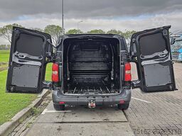PEUGEOT E-EXPERT L2 50kWh Trekhaak!