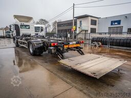 RENAULT D19 320 DXI + DHOLLANDIA