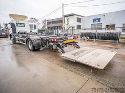 RENAULT D19 320 DXI + DHOLLANDIA