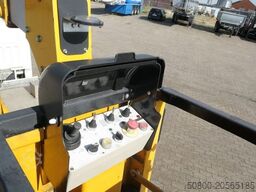 Nissan 32.12 4x2, 11m Arbeitshöhe, Klima,3. Sitz