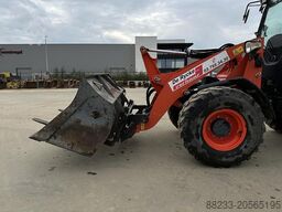 Kubota R065W
