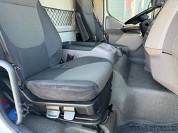 DAF LF 210 / Tail Lift / 333.000..KM!! / NL truck