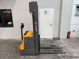Jungheinrich EJC 220 G / 1716 Std. / Lack NEU