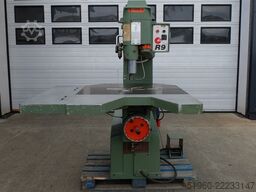 SCM R9