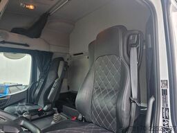 Mercedes-Benz Arocs 1827 A 4x4 LBW Tür+Treppe Schalter