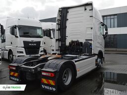 VOLVO FH 460 Globetrotter XL i-Save SideSkirts