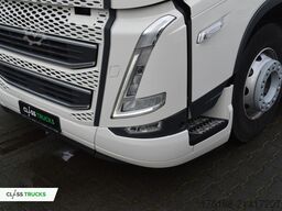VOLVO FH 460 Globetrotter XL i-Save SideSkirts