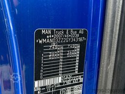 MAN 7.180 mit Böcker Dachdeckerkran bis 37 m 37-4000