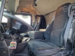 Mercedes-Benz Actros 2646 6x2 - Isolated box with sidedoors -...
