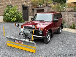 Lada Niva 1.7 Schneeschild Winterdienst