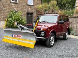 Lada Niva 1.7 Schneeschild Winterdienst