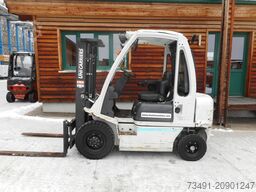 Nissan Univarriers Y1DA25Q  Triplex