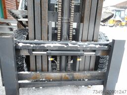 Nissan Univarriers Y1DA25Q  Triplex