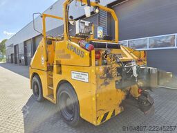 Paus Z70H, pushback Tractor 4x4, Year 2009.