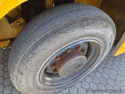 Paus Z70H, pushback Tractor 4x4, Year 2009.
