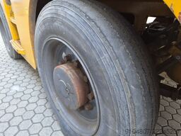Paus Z70H, pushback Tractor 4x4, Year 2009.