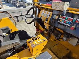 Paus Z70H, pushback Tractor 4x4, Year 2009.