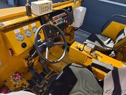 Paus Z70H, pushback Tractor 4x4, Year 2009.