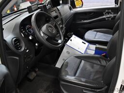 Mercedes-Benz Vito 4x4 Notarzt Einsatzfahrzeug NEF