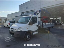 IVECO 35C15 - CASSONE + GRU