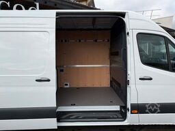 Mercedes-Benz Sprinter 319 CDI 4325 DISTRONIC Klima AHK