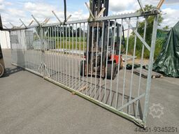 Musterfirma Flügeltor 8 x 2 m