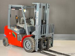 Heli CPD25-G2 4-Rad - 6 Jahre Garantie 4,8m Hub Triplex