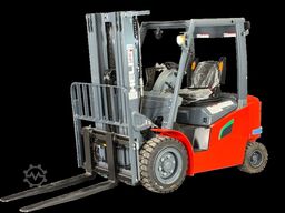 Heli CPD25-G2 4-Rad - 6 Jahre Garantie 4,8m Hub Triplex