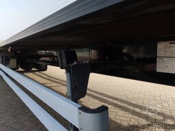 MAN TGM 15.290 Trekker + Heiwo city trailer geïsole...