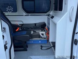 Opel Vivaro **AMBULANCE-RETTUNGSWAGEN**