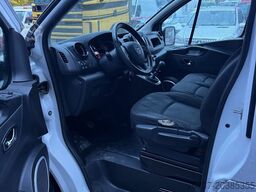 Opel Vivaro **AMBULANCE-RETTUNGSWAGEN**