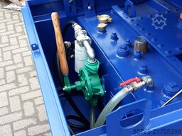  IBC tank met handpomp