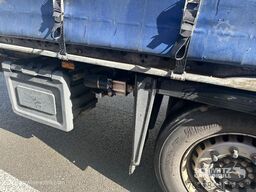 Schmitz Cargobull Curtainsider Mega