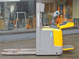 Jungheinrich ERC 214 / 962 Std. / Waage