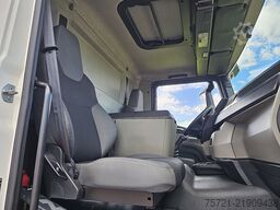 MAN 18.250 TGM MANUAL AIRCO LIFT