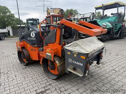 Hamm HD12VV Tandemwalze mit Streuer