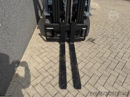 TOYOTA 02-8FGF18 Triplo 430 Freelift/Sideshift/4e Functie 2013 Lpg