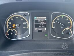 Mercedes-Benz Atego 1021 4x2 Kühlkoffer+HB / Swiss-Vehicle