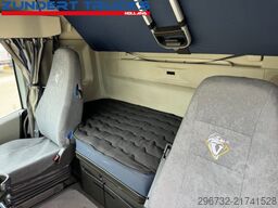 Volvo FH 460  GLOBETROTTER,IPARCOOL,2 TANKS, 2 BEDS